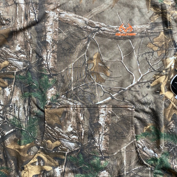 Realtree Camouflage Hunting Hoodie - Picture 6 of 8